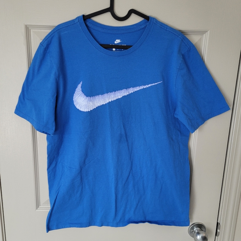 Nike Graphic Tee